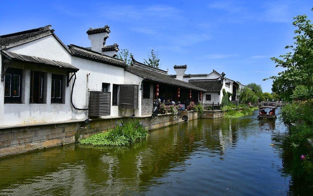 男子博士毕业后竟然不参加工作，得知真相后竟然大吃一惊，真相是什么？游戏画面